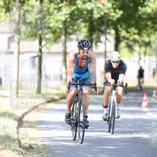 11.08.2024 - GEWOBA Citytriathlon Bremen H.Heesch http://msf.ph/oto/6781105 11.08.2024 11:49:23 Radfahren 815, 866, 894, 910 meine-sportfotos.de