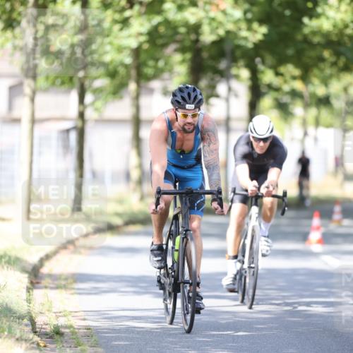 11.08.2024 - GEWOBA Citytriathlon Bremen H.Heesch http://msf.ph/oto/6781113 11.08.2024 11:49:23 Radfahren 815, 866, 894, 910 meine-sportfotos.de