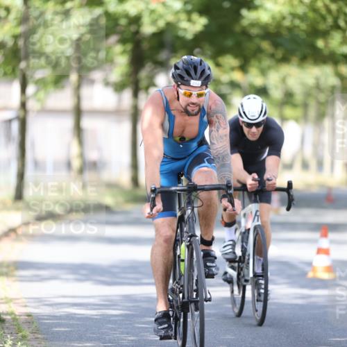 11.08.2024 - GEWOBA Citytriathlon Bremen H.Heesch http://msf.ph/oto/6781118 11.08.2024 11:49:23 Radfahren 815, 866, 894, 910 meine-sportfotos.de