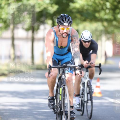 11.08.2024 - GEWOBA Citytriathlon Bremen H.Heesch http://msf.ph/oto/6781137 11.08.2024 11:49:23 Radfahren 815, 866, 894, 910 meine-sportfotos.de