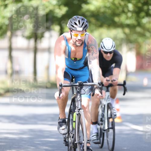 11.08.2024 - GEWOBA Citytriathlon Bremen H.Heesch http://msf.ph/oto/6781141 11.08.2024 11:49:23 Radfahren 815, 866, 894, 910 meine-sportfotos.de