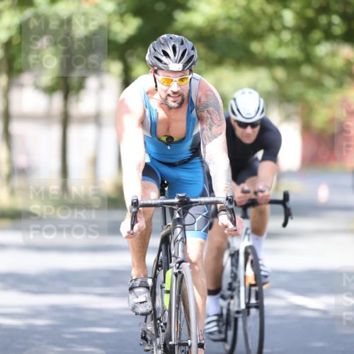 11.08.2024 - GEWOBA Citytriathlon Bremen H.Heesch http://msf.ph/oto/6781146 11.08.2024 11:49:23 Radfahren 815, 866, 894, 910 meine-sportfotos.de