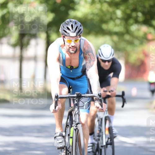 11.08.2024 - GEWOBA Citytriathlon Bremen H.Heesch http://msf.ph/oto/6781151 11.08.2024 11:49:23 Radfahren 815, 866, 894, 910 meine-sportfotos.de