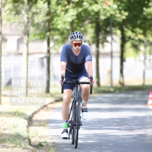 11.08.2024 - GEWOBA Citytriathlon Bremen H.Heesch http://msf.ph/oto/6781169 11.08.2024 11:49:30 Radfahren 815, 866, 894, 949 meine-sportfotos.de