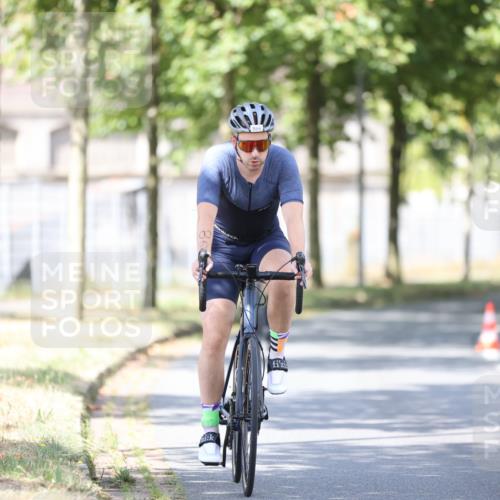 11.08.2024 - GEWOBA Citytriathlon Bremen H.Heesch http://msf.ph/oto/6781173 11.08.2024 11:49:30 Radfahren 815, 866, 894, 949 meine-sportfotos.de