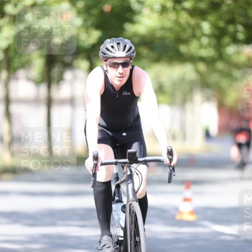 11.08.2024 - GEWOBA Citytriathlon Bremen H.Heesch http://msf.ph/oto/6781271 11.08.2024 11:49:33 Radfahren 815, 866, 894, 949 meine-sportfotos.de