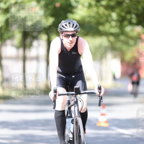11.08.2024 - GEWOBA Citytriathlon Bremen H.Heesch http://msf.ph/oto/6781278 11.08.2024 11:49:33 Radfahren 815, 866, 894, 949 meine-sportfotos.de