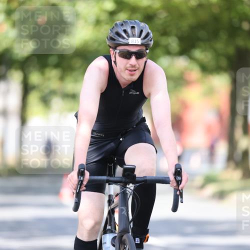 11.08.2024 - GEWOBA Citytriathlon Bremen H.Heesch http://msf.ph/oto/6781300 11.08.2024 11:49:33 Radfahren 815, 866, 894, 949 meine-sportfotos.de