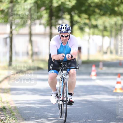 11.08.2024 - GEWOBA Citytriathlon Bremen H.Heesch http://msf.ph/oto/6781338 11.08.2024 11:49:40 Radfahren 815, 866, 949 meine-sportfotos.de