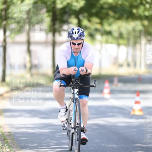 11.08.2024 - GEWOBA Citytriathlon Bremen H.Heesch http://msf.ph/oto/6781350 11.08.2024 11:49:40 Radfahren 815, 866, 949 meine-sportfotos.de