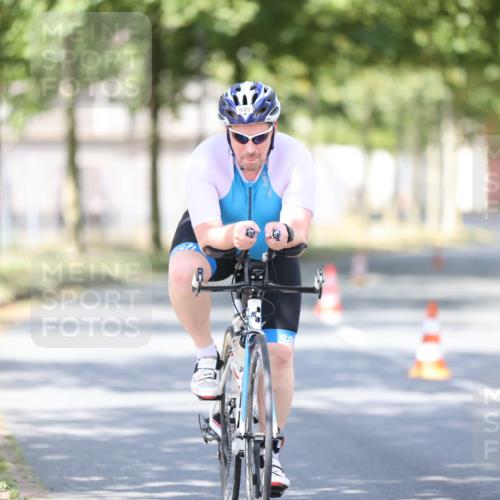 11.08.2024 - GEWOBA Citytriathlon Bremen H.Heesch http://msf.ph/oto/6781359 11.08.2024 11:49:41 Radfahren 815, 949 meine-sportfotos.de