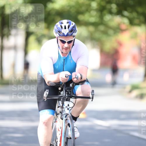 11.08.2024 - GEWOBA Citytriathlon Bremen H.Heesch http://msf.ph/oto/6781388 11.08.2024 11:49:41 Radfahren 815, 949 meine-sportfotos.de