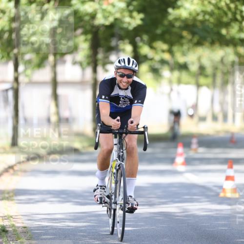 11.08.2024 - GEWOBA Citytriathlon Bremen H.Heesch http://msf.ph/oto/6781414 11.08.2024 11:49:46 Radfahren 862, 949, 979 meine-sportfotos.de
