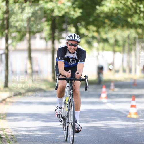 11.08.2024 - GEWOBA Citytriathlon Bremen H.Heesch http://msf.ph/oto/6781418 11.08.2024 11:49:46 Radfahren 862, 949, 979 meine-sportfotos.de