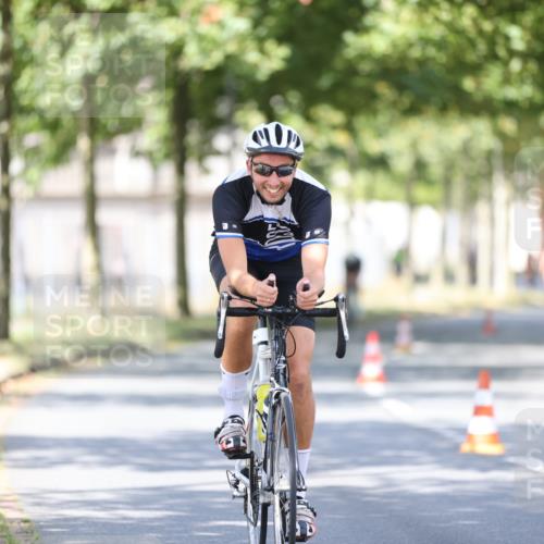 11.08.2024 - GEWOBA Citytriathlon Bremen H.Heesch http://msf.ph/oto/6781431 11.08.2024 11:49:46 Radfahren 862, 949, 979 meine-sportfotos.de