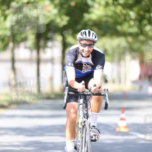 11.08.2024 - GEWOBA Citytriathlon Bremen H.Heesch http://msf.ph/oto/6781462 11.08.2024 11:49:47 Radfahren 862, 881, 949, 979 meine-sportfotos.de