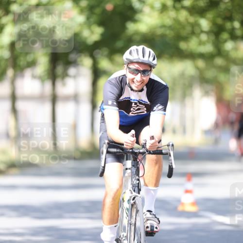 11.08.2024 - GEWOBA Citytriathlon Bremen H.Heesch http://msf.ph/oto/6781466 11.08.2024 11:49:47 Radfahren 862, 881, 949, 979 meine-sportfotos.de