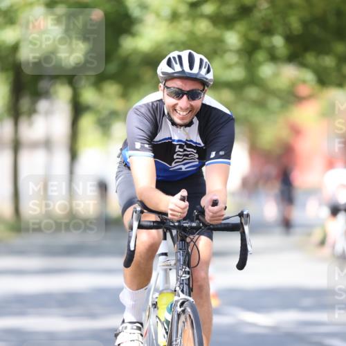 11.08.2024 - GEWOBA Citytriathlon Bremen H.Heesch http://msf.ph/oto/6781485 11.08.2024 11:49:47 Radfahren 862, 881, 949, 979 meine-sportfotos.de