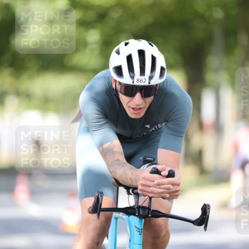 11.08.2024 - GEWOBA Citytriathlon Bremen H.Heesch http://msf.ph/oto/6781590 11.08.2024 11:49:53 Radfahren 785, 796, 862, 881, 979 meine-sportfotos.de
