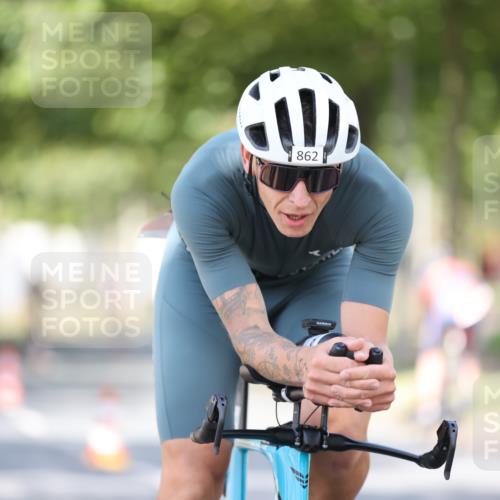 11.08.2024 - GEWOBA Citytriathlon Bremen H.Heesch http://msf.ph/oto/6781593 11.08.2024 11:49:53 Radfahren 785, 796, 862, 881, 979 meine-sportfotos.de