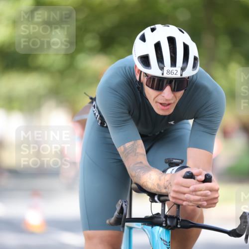 11.08.2024 - GEWOBA Citytriathlon Bremen H.Heesch http://msf.ph/oto/6781596 11.08.2024 11:49:53 Radfahren 785, 796, 862, 881, 979 meine-sportfotos.de