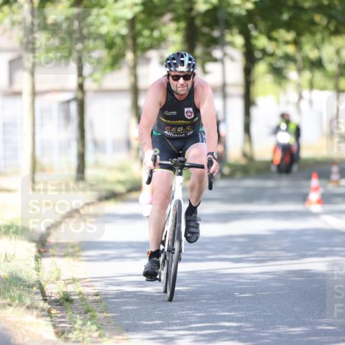 11.08.2024 - GEWOBA Citytriathlon Bremen H.Heesch http://msf.ph/oto/6781604 11.08.2024 11:49:57 Radfahren 785, 796, 862, 881, 979 meine-sportfotos.de