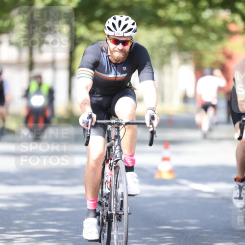 11.08.2024 - GEWOBA Citytriathlon Bremen H.Heesch http://msf.ph/oto/6781717 11.08.2024 11:49:59 Radfahren 785, 796, 862, 881, 979 meine-sportfotos.de