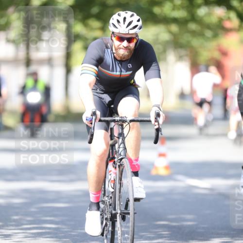 11.08.2024 - GEWOBA Citytriathlon Bremen H.Heesch http://msf.ph/oto/6781721 11.08.2024 11:50:00 Radfahren 785, 796, 862, 881, 979 meine-sportfotos.de