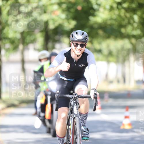 11.08.2024 - GEWOBA Citytriathlon Bremen H.Heesch http://msf.ph/oto/6781732 11.08.2024 11:50:02 Radfahren 785, 796, 862, 881, 929, 979, 1022 meine-sportfotos.de
