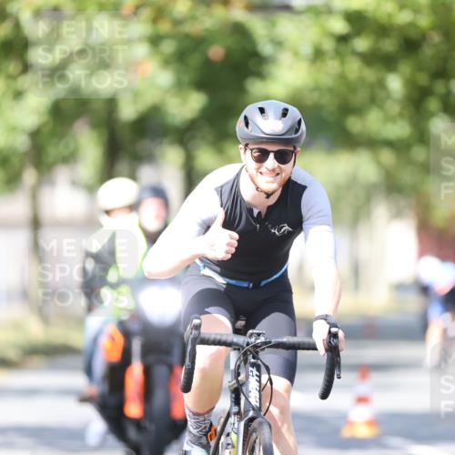 11.08.2024 - GEWOBA Citytriathlon Bremen H.Heesch http://msf.ph/oto/6781746 11.08.2024 11:50:02 Radfahren 785, 796, 862, 881, 929, 979, 1022 meine-sportfotos.de