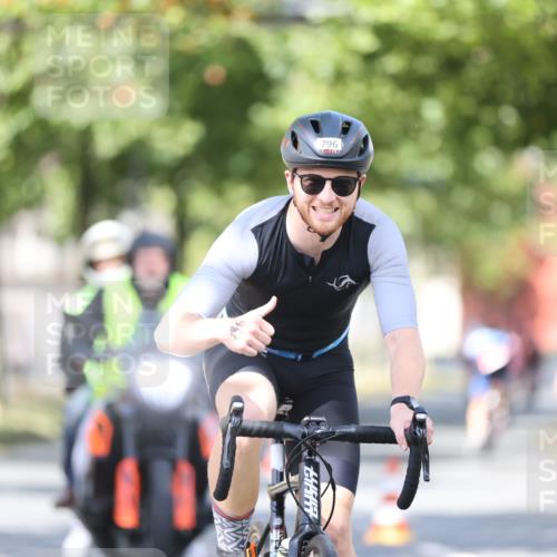 11.08.2024 - GEWOBA Citytriathlon Bremen H.Heesch http://msf.ph/oto/6781752 11.08.2024 11:50:02 Radfahren 785, 796, 862, 881, 929, 979, 1022 meine-sportfotos.de
