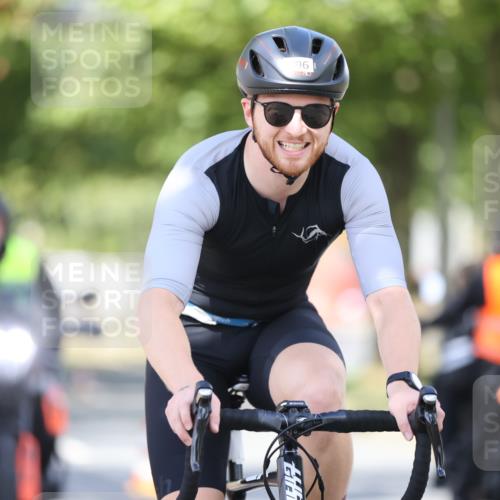 11.08.2024 - GEWOBA Citytriathlon Bremen H.Heesch http://msf.ph/oto/6781773 11.08.2024 11:50:03 Radfahren 785, 796, 862, 881, 929, 979, 1022 meine-sportfotos.de