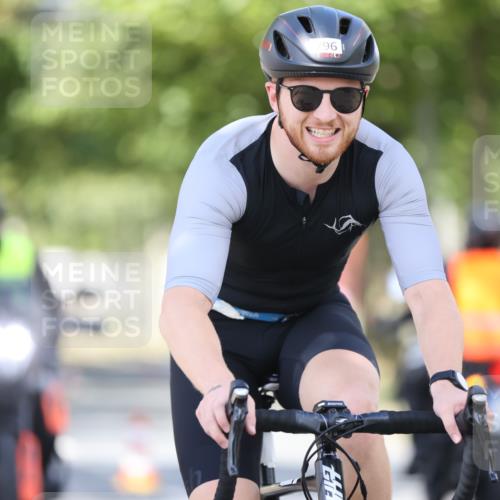 11.08.2024 - GEWOBA Citytriathlon Bremen H.Heesch http://msf.ph/oto/6781776 11.08.2024 11:50:03 Radfahren 785, 796, 862, 881, 929, 979, 1022 meine-sportfotos.de