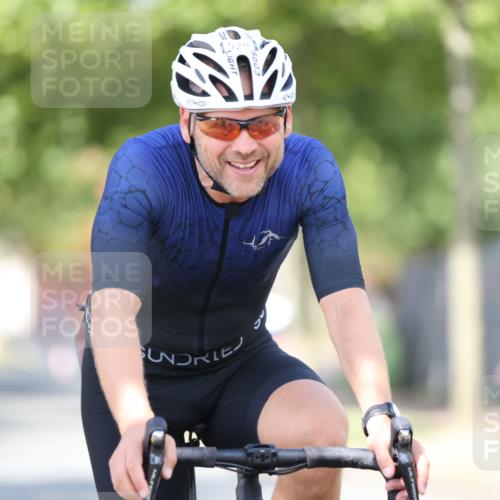 11.08.2024 - GEWOBA Citytriathlon Bremen H.Heesch http://msf.ph/oto/6781808 11.08.2024 11:50:14 Radfahren 796, 915, 929, 981, 1022 meine-sportfotos.de