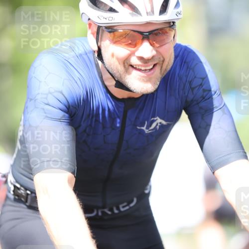 11.08.2024 - GEWOBA Citytriathlon Bremen H.Heesch http://msf.ph/oto/6781828 11.08.2024 11:50:15 Radfahren 915, 929, 981, 1022 meine-sportfotos.de