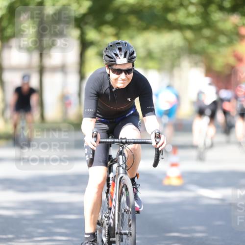 11.08.2024 - GEWOBA Citytriathlon Bremen H.Heesch http://msf.ph/oto/6781830 11.08.2024 11:50:17 Radfahren 915, 929, 981, 1022 meine-sportfotos.de