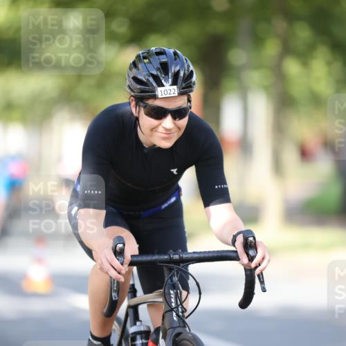 11.08.2024 - GEWOBA Citytriathlon Bremen H.Heesch http://msf.ph/oto/6781860 11.08.2024 11:50:17 Radfahren 915, 929, 981, 1022 meine-sportfotos.de