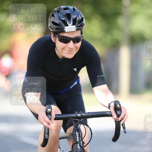 11.08.2024 - GEWOBA Citytriathlon Bremen H.Heesch http://msf.ph/oto/6781869 11.08.2024 11:50:17 Radfahren 915, 929, 981, 1022 meine-sportfotos.de