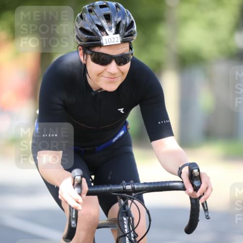 11.08.2024 - GEWOBA Citytriathlon Bremen H.Heesch http://msf.ph/oto/6781872 11.08.2024 11:50:17 Radfahren 915, 929, 981, 1022 meine-sportfotos.de