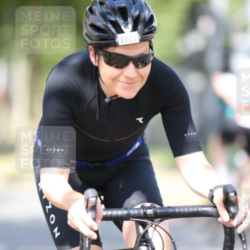 11.08.2024 - GEWOBA Citytriathlon Bremen H.Heesch http://msf.ph/oto/6781879 11.08.2024 11:50:18 Radfahren 915, 929, 981, 1022 meine-sportfotos.de