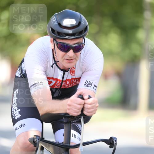 11.08.2024 - GEWOBA Citytriathlon Bremen H.Heesch http://msf.ph/oto/6781986 11.08.2024 11:50:26 Radfahren 915, 929, 966, 981, 992, 1022 meine-sportfotos.de