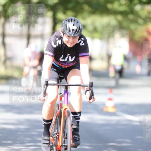 11.08.2024 - GEWOBA Citytriathlon Bremen H.Heesch http://msf.ph/oto/6782052 11.08.2024 11:50:36 Radfahren 741, 748, 783, 915, 963, 966, 992, 1021, 1027 meine-sportfotos.de
