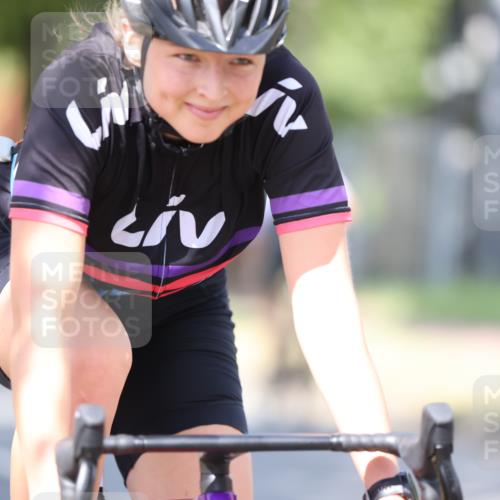 11.08.2024 - GEWOBA Citytriathlon Bremen H.Heesch http://msf.ph/oto/6782110 11.08.2024 11:50:37 Radfahren 741, 748, 783, 915, 963, 966, 992, 1021, 1027 meine-sportfotos.de