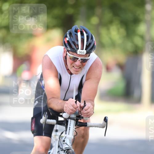 11.08.2024 - GEWOBA Citytriathlon Bremen H.Heesch http://msf.ph/oto/6782126 11.08.2024 11:50:39 Radfahren 741, 748, 783, 963, 966, 992, 1021, 1027 meine-sportfotos.de