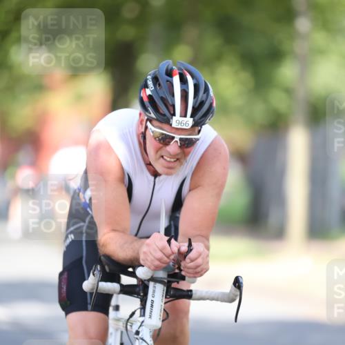 11.08.2024 - GEWOBA Citytriathlon Bremen H.Heesch http://msf.ph/oto/6782129 11.08.2024 11:50:39 Radfahren 741, 748, 783, 963, 966, 992, 1021, 1027 meine-sportfotos.de