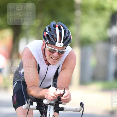 11.08.2024 - GEWOBA Citytriathlon Bremen H.Heesch http://msf.ph/oto/6782135 11.08.2024 11:50:39 Radfahren 741, 748, 783, 963, 966, 992, 1021, 1027 meine-sportfotos.de