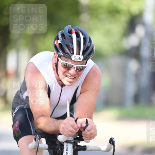 11.08.2024 - GEWOBA Citytriathlon Bremen H.Heesch http://msf.ph/oto/6782138 11.08.2024 11:50:39 Radfahren 741, 748, 783, 963, 966, 992, 1021, 1027 meine-sportfotos.de