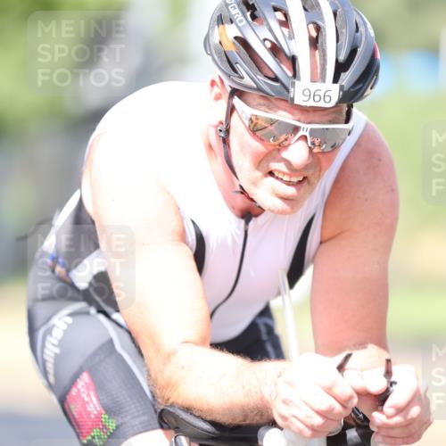11.08.2024 - GEWOBA Citytriathlon Bremen H.Heesch http://msf.ph/oto/6782155 11.08.2024 11:50:40 Radfahren 741, 748, 783, 963, 966, 992, 1021, 1027 meine-sportfotos.de