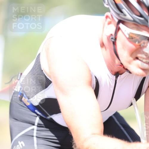 11.08.2024 - GEWOBA Citytriathlon Bremen H.Heesch http://msf.ph/oto/6782165 11.08.2024 11:50:40 Radfahren 741, 748, 783, 963, 966, 992, 1021, 1027 meine-sportfotos.de