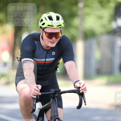 11.08.2024 - GEWOBA Citytriathlon Bremen H.Heesch http://msf.ph/oto/6782191 11.08.2024 11:50:42 Radfahren 741, 748, 783, 963, 966, 992, 1021, 1027 meine-sportfotos.de